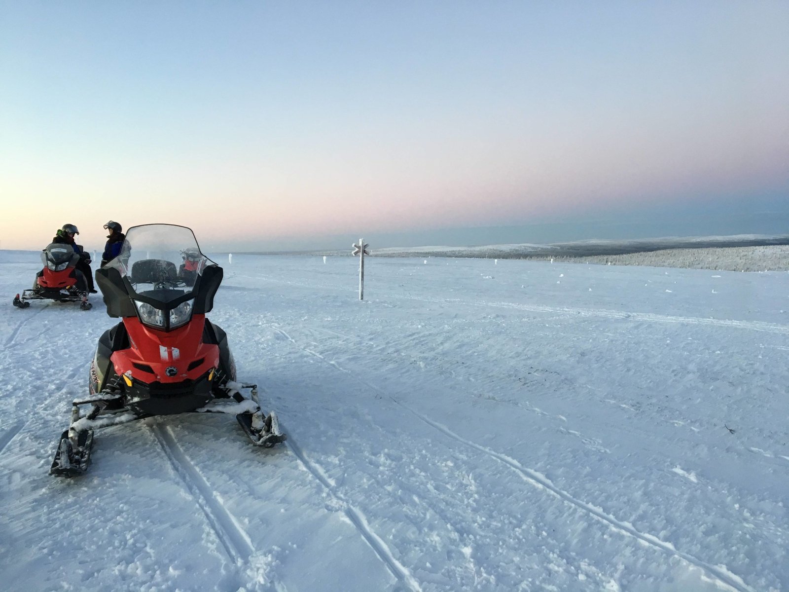 snowmobile tour kilpisjärvi