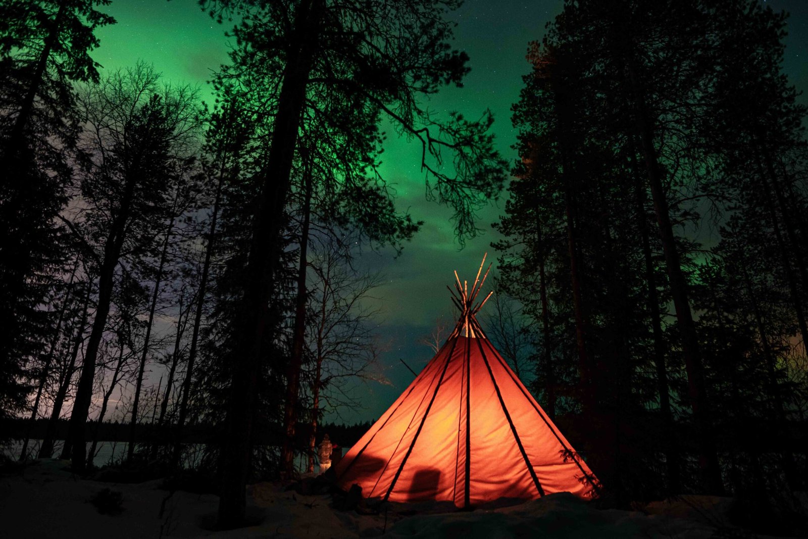 Northern lights teepee Rovaniemi