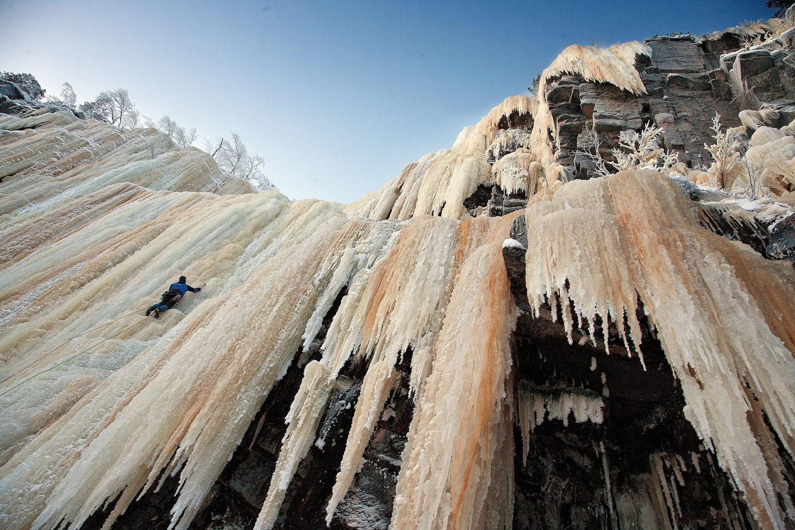 Challenge yourself with a memorable ice climbing day in the Korouoma Canyon and its stunning frozen waterfalls. Departure from Rovaniemi.