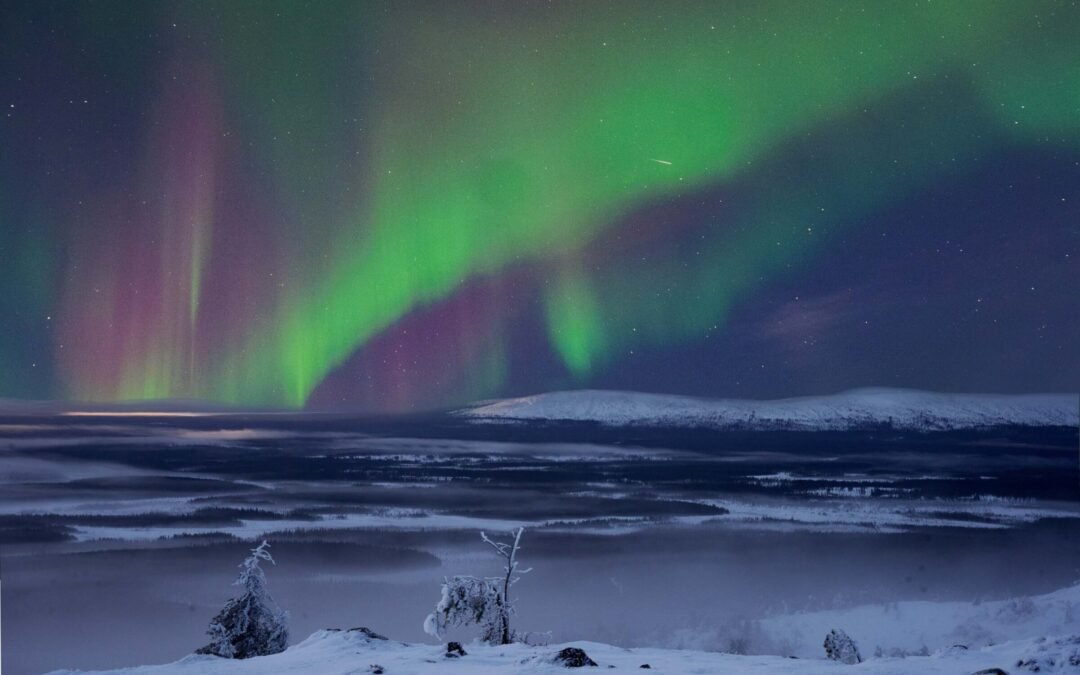 Northern Lights hunting photography tour in Levi