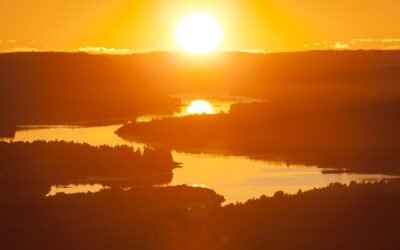 Randonnée en pleine nature (soleil de minuit / coucher de soleil)