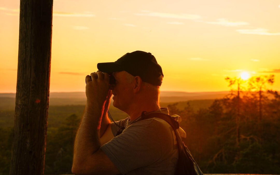 Randonnée en pleine nature (soleil de minuit / coucher de soleil)