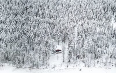 Aventure privée à ski et nuit en chalet avec sauna en pleine nature