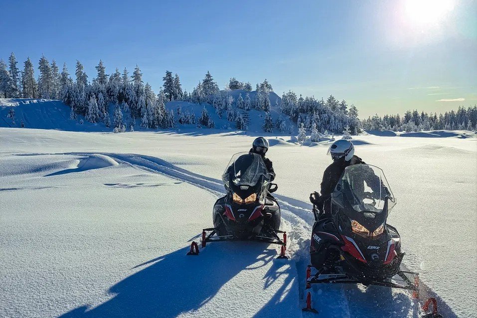 Private-Snowmobile-Adventures-4hours