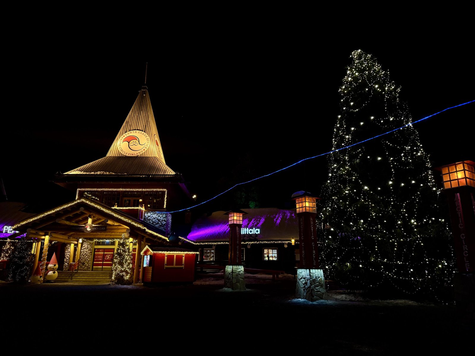 Village du Père Noël nuit