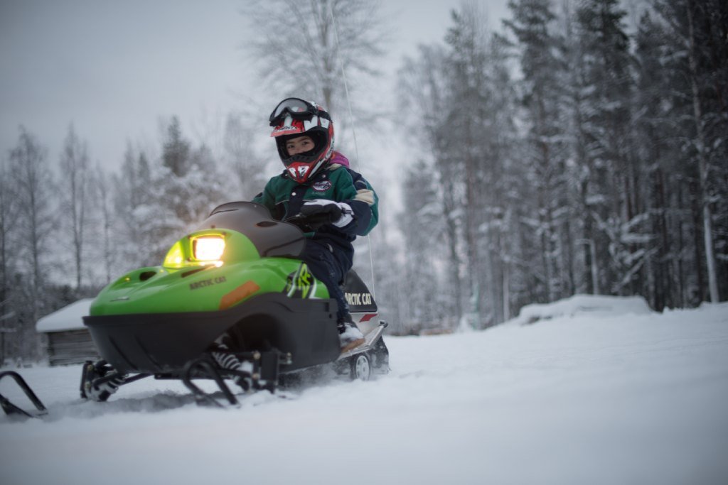 Family Snowmobile Safari in Levi