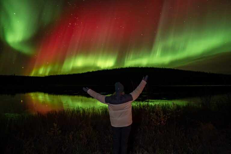 Northern ligths autumn Rovaniemi holiday package